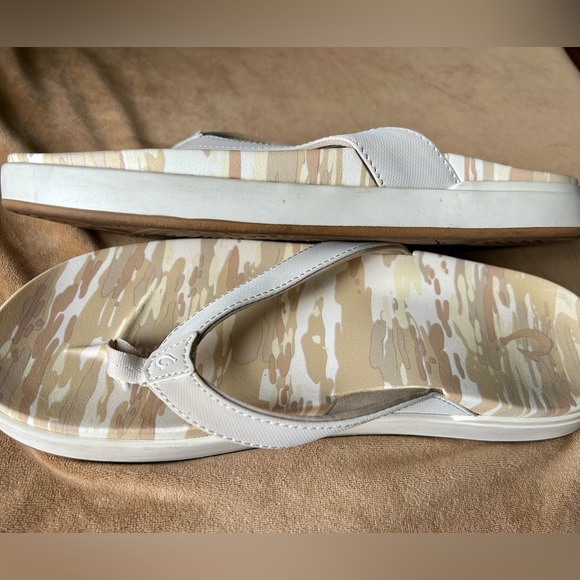 Olukai flip flops - Picture 5 of 7